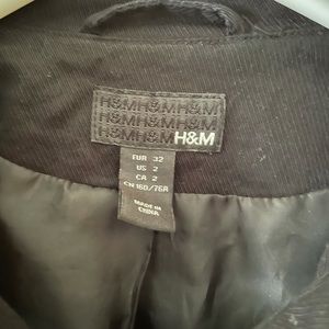Girl’s black lightweight jacket